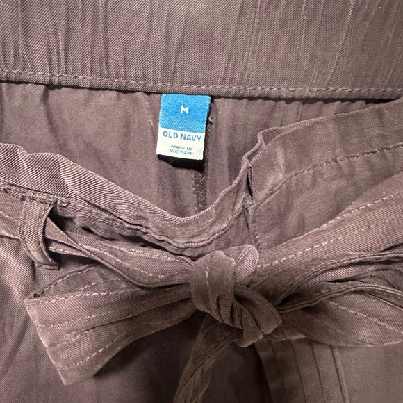 Old navy paper bag pants - Picture 7 of 7